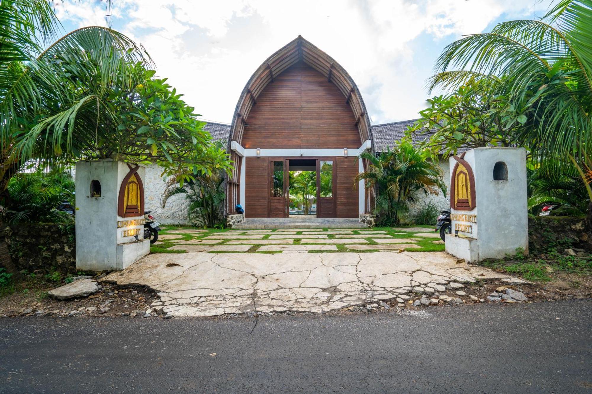 Lumbung Bukit Resort Uluwatu Exterior foto